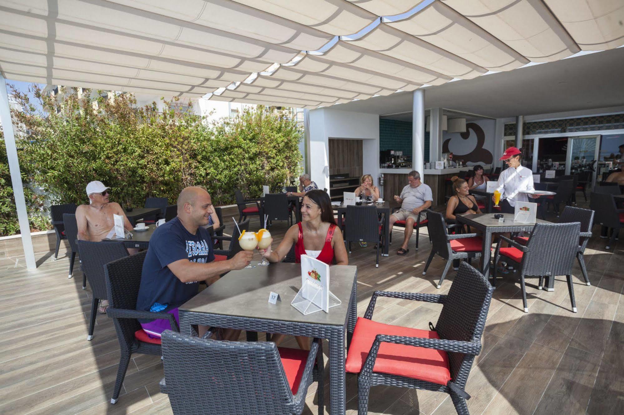 Hotel Riu Monica - Adults Only 内尔哈 外观 照片